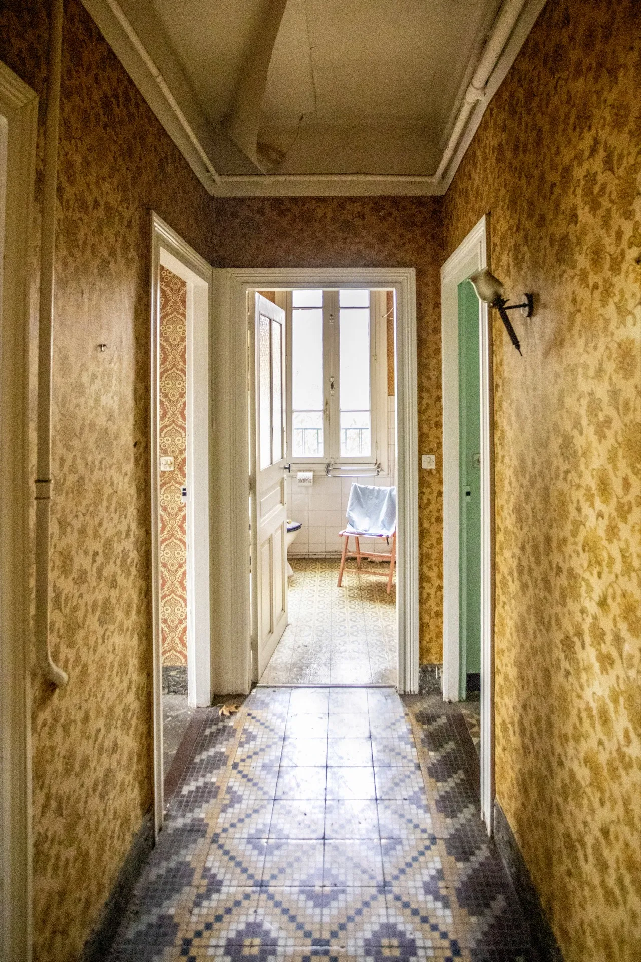 Couloir en perspective, lieu en transformation